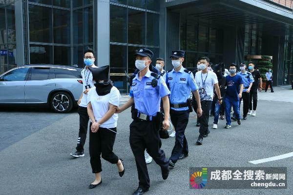 IT男与高材生设平台骗2000多人3000多万，成渝警方联手