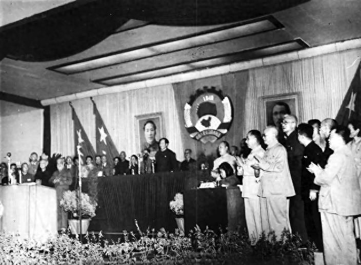 新中国成立75周年：两会机制确立，新型政治制度扎根中国土壤