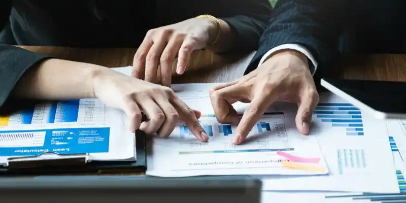 2024年A股震荡加剧，红利基金因何成功火出圈？